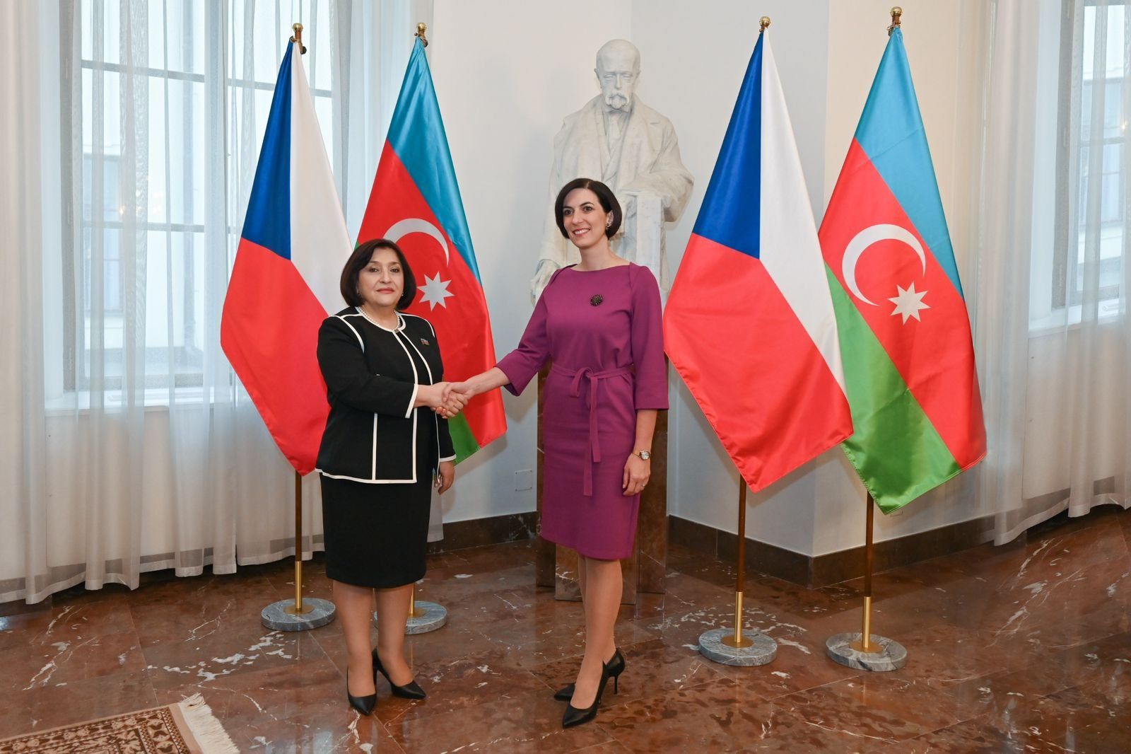 Předseda ázerbájdžánského parlamentu je na oficiální návštěvě České republiky [PHOTOS]