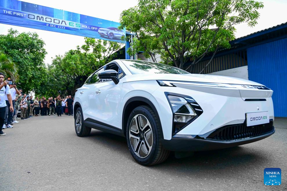 Chinese automaker Chery produces 1st EV in Indonesia