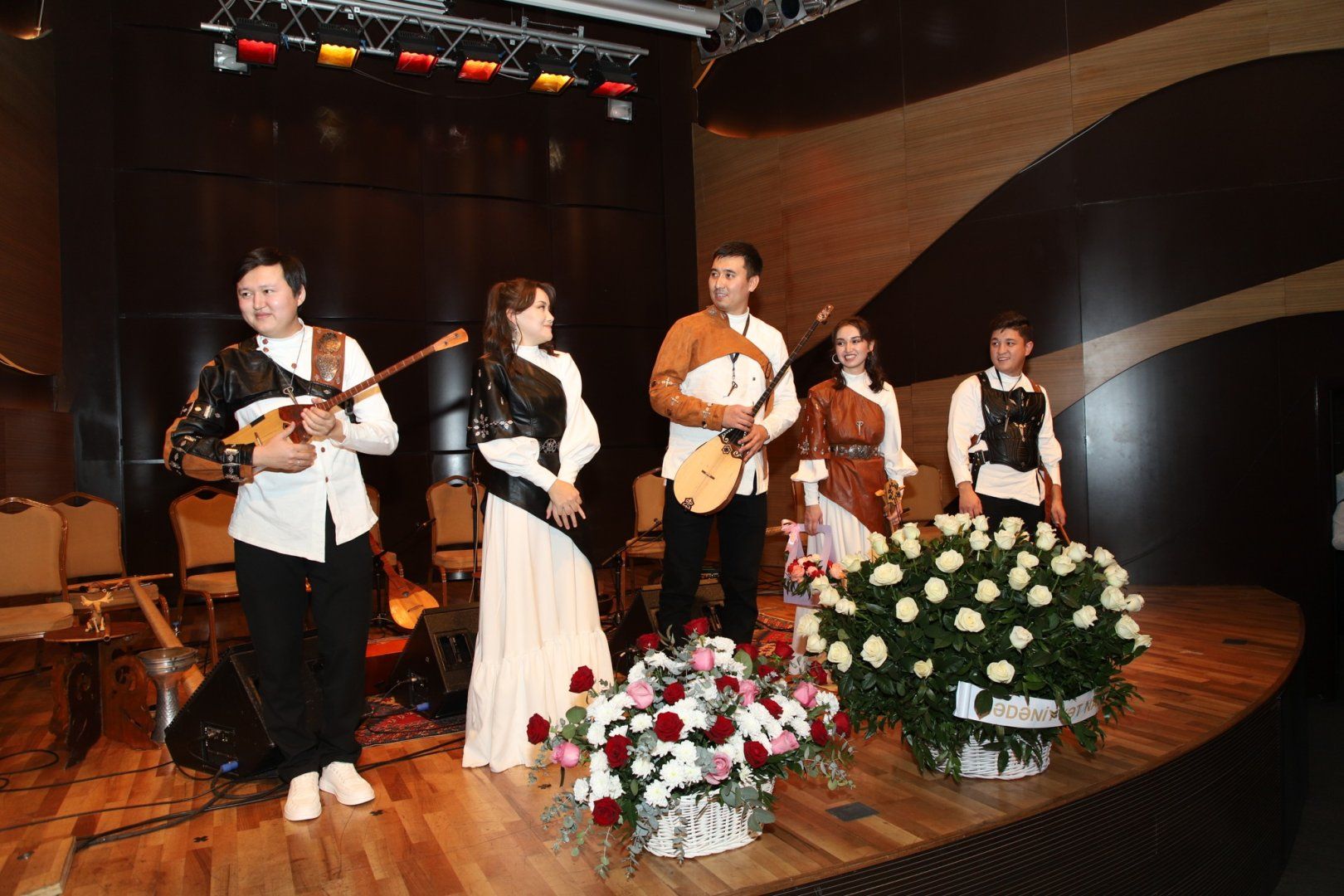 HasSak ethno-folk ensemble shines in Baku [PHOTOS] - Gallery Image