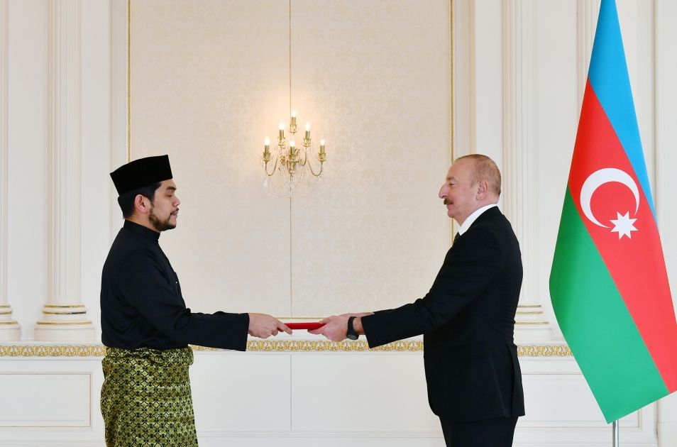 President Ilham Aliyev accepts credentials of incoming ambassador of Malaysia to Azerbaijan [PHOTOS/VIDEO]