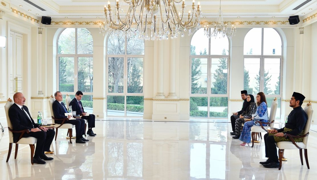 President Ilham Aliyev accepts credentials of incoming ambassador of Malaysia to Azerbaijan [PHOTOS/VIDEO] - Gallery Image