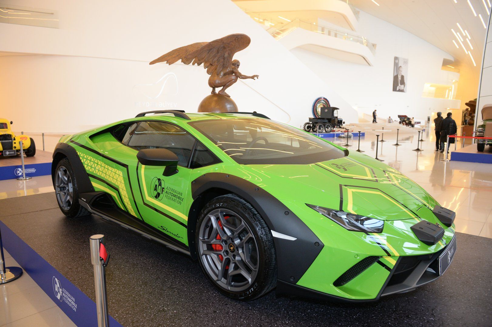 Classic and sports cars on display at Heydar Aliyev Center [PHOTOS]