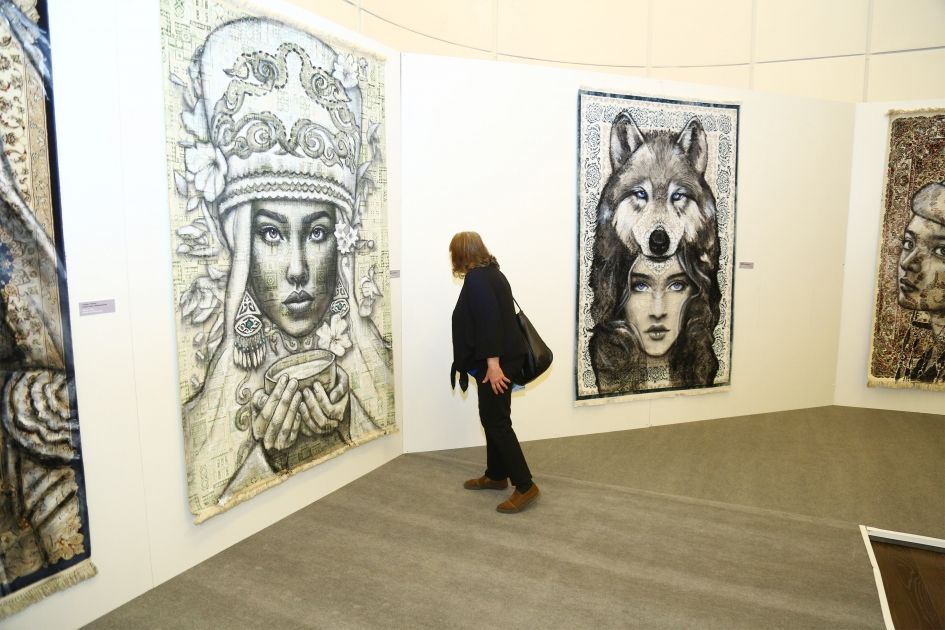 Kazakh artists demonstrate magnificent art pieces in Baku [PHOTOS] - Gallery Image