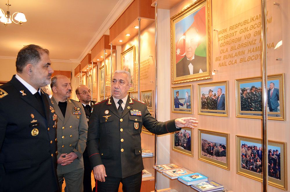 Delegation of Iranian Navy visits Military institute & one of military units [PHOTOS] - Gallery Image