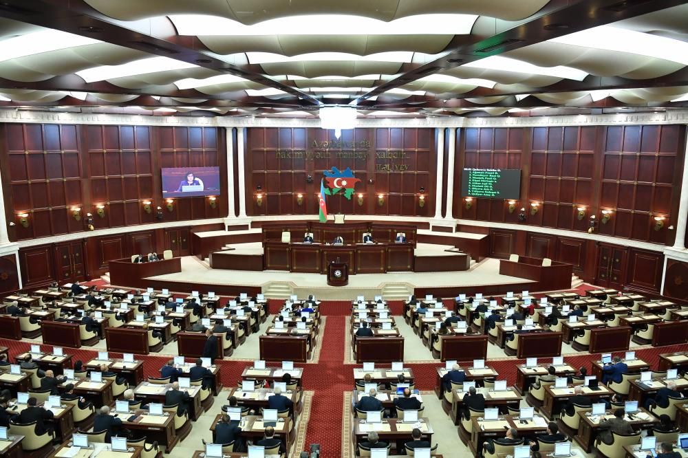 Milli Majlis session begins with 22 issues on agenda