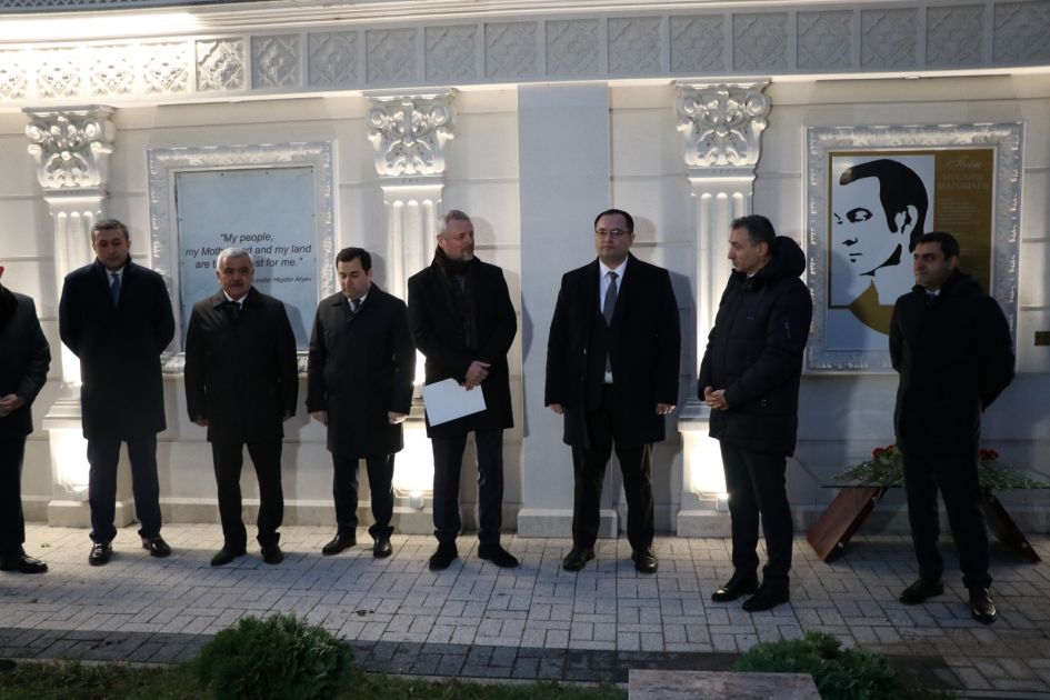 Bas-relief to Muslim Magomayev unveiled in Moldova [PHOTOS] - Gallery Image