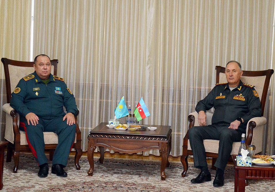 Azerbaijan, Kazakhstan discuss military cooperation [PHOTOS]