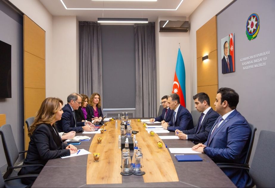 Azerbaijan discusses cooperation in transport & digital development with IFC [PHOTOS]