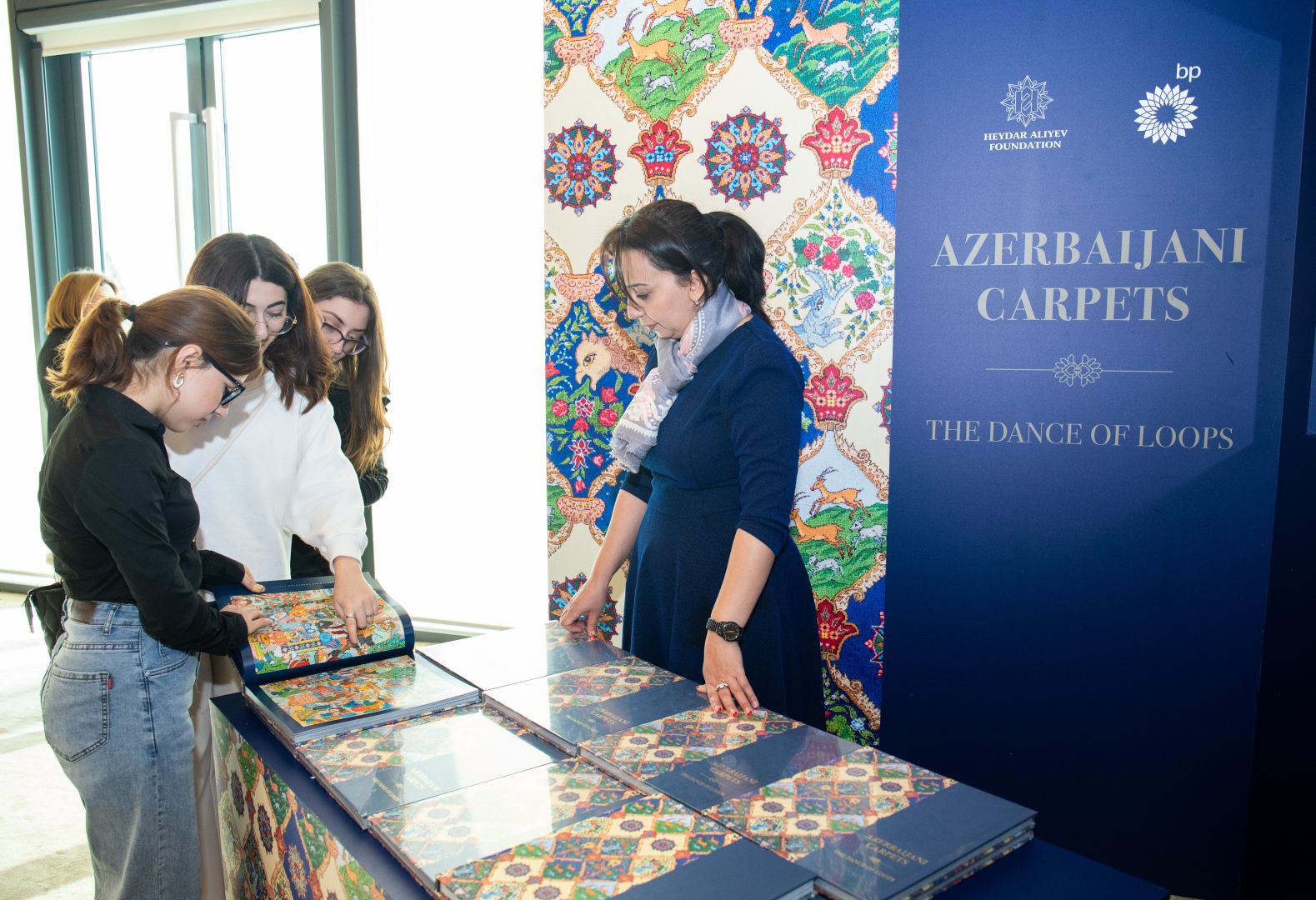 English version of ‘Azerbaijani Carpets – the Dance of Loops’ book presented [PHOTOS]