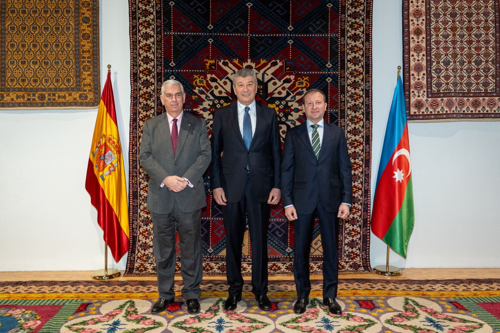 Azerkhalcha OJSC continues to promote Azerbaijani carpets in Europe [PHOTOS]