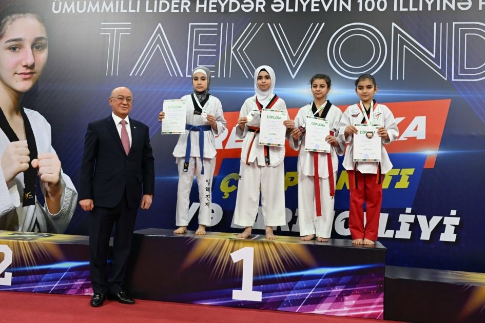 Azerbaijan Taekwondo Championship kicks off [PHOTOS]