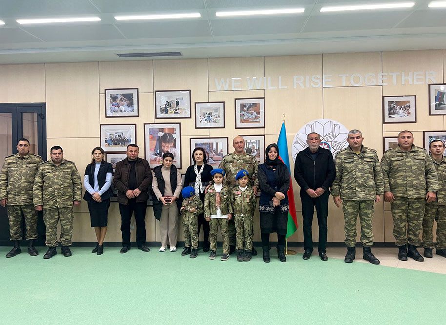Azerbaijani army servicemen meet with families of martyrs [PHOTOS]