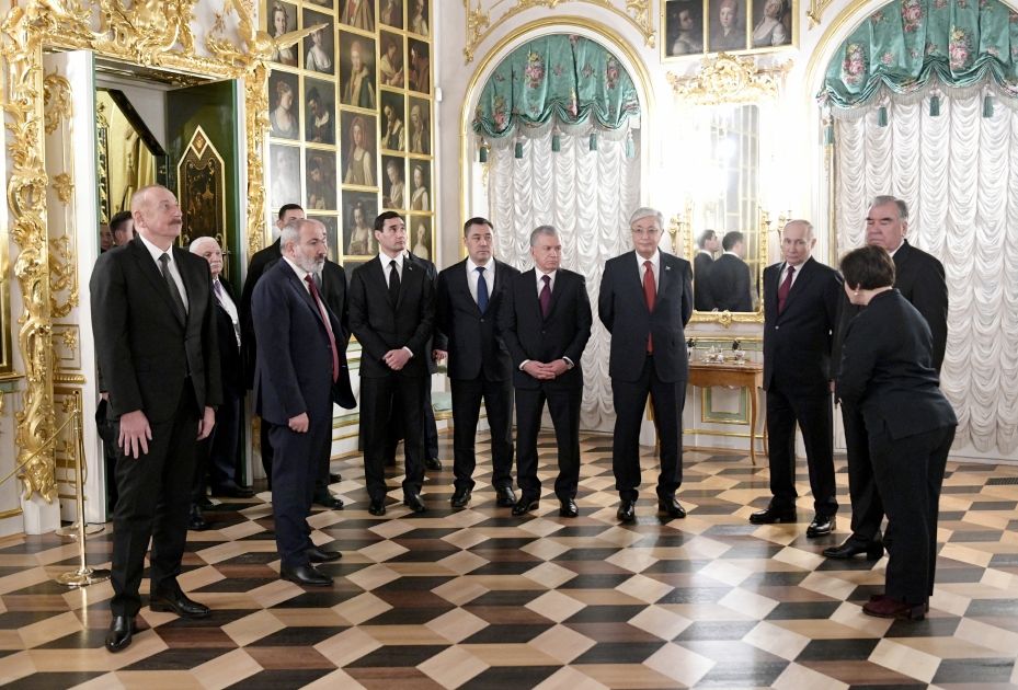 President Ilham Aliyev visits Grand Peterhof Palace in Saint Petersburg [PHOTOS/VIDEO]