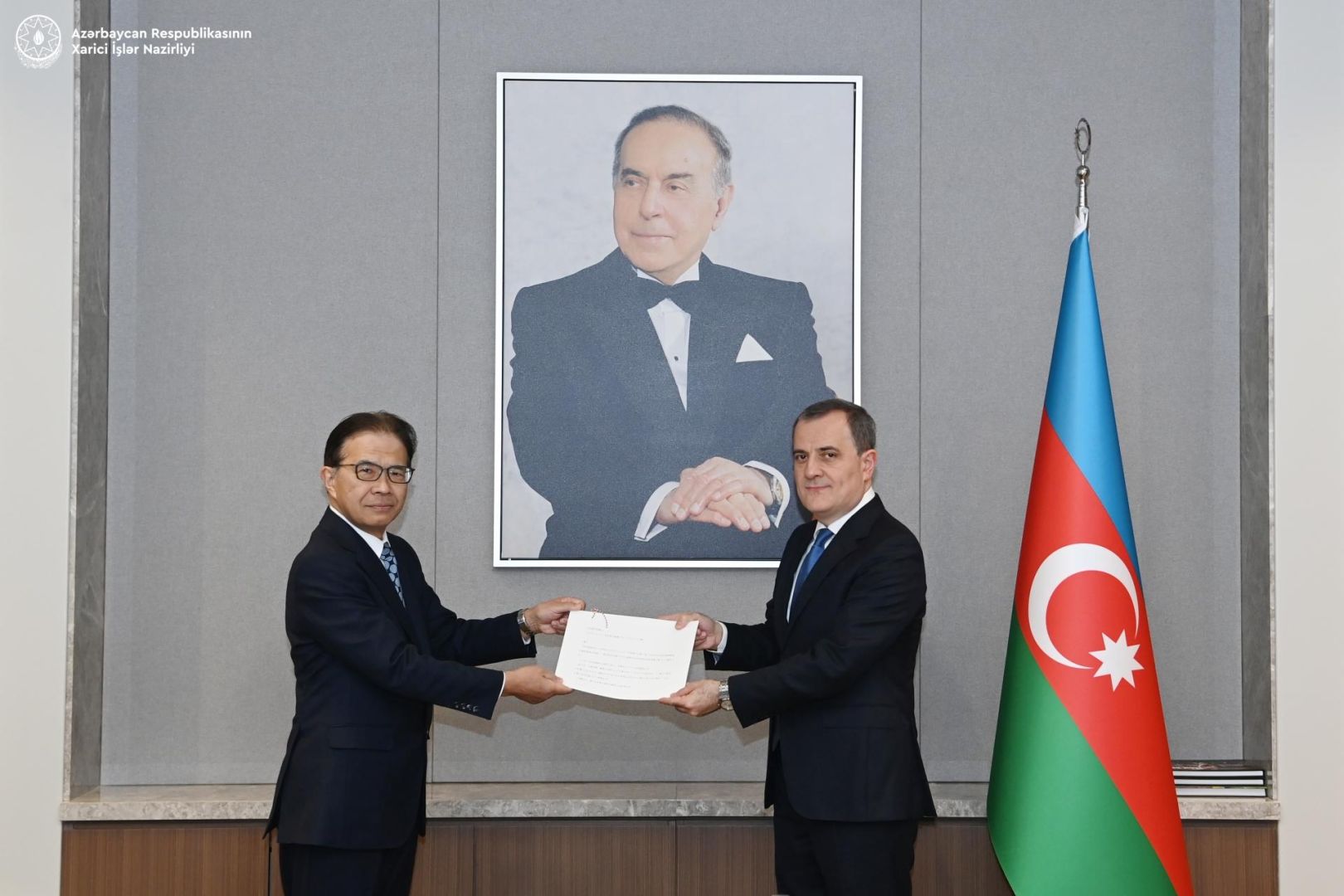 Newly appointed ambassador of Japan presents copy of his credentials to Jeyhun Bayramov [PHOTOS]