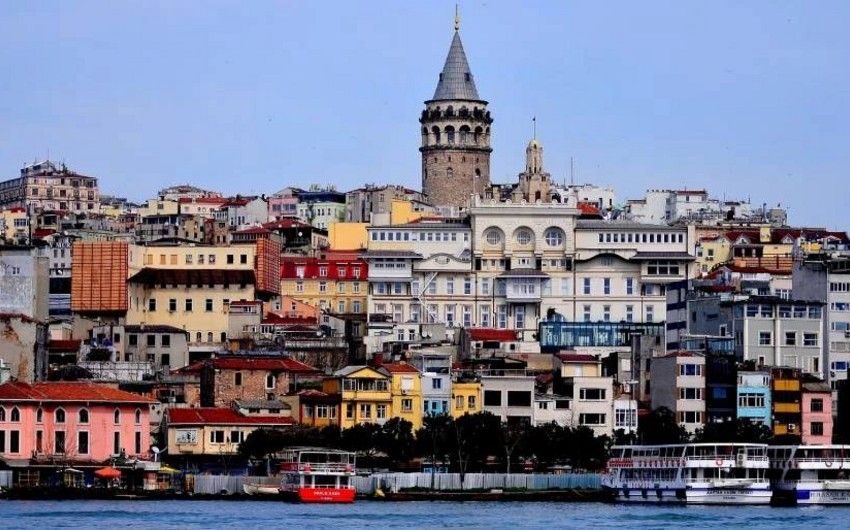 Thousands of tourists travel from Azerbaijan to Istanbul