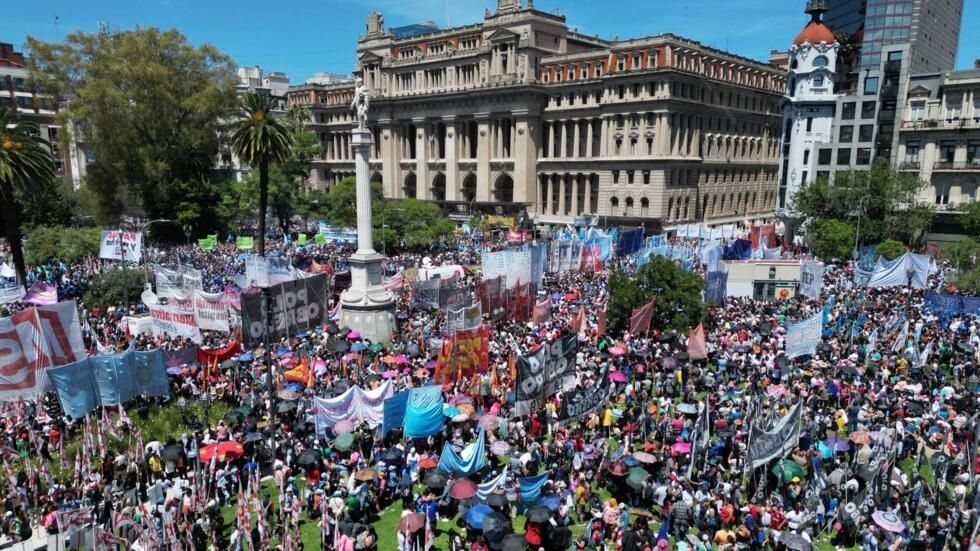 Argentine court suspends labor changes