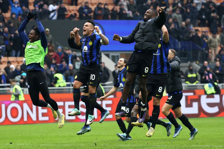 Inter seal 'winter champs' title in dramatic style