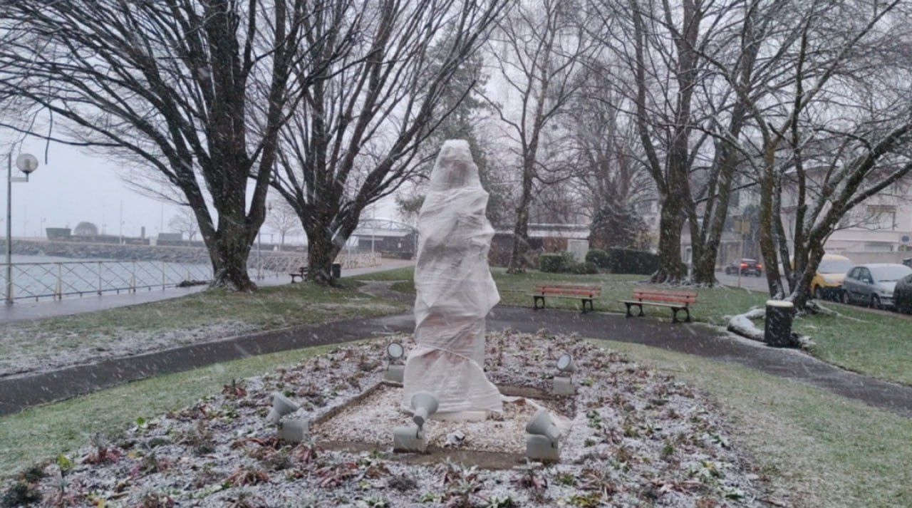 Evian-les-Bains mayor's office reports on fate of Khurshidbanu Natavan statue