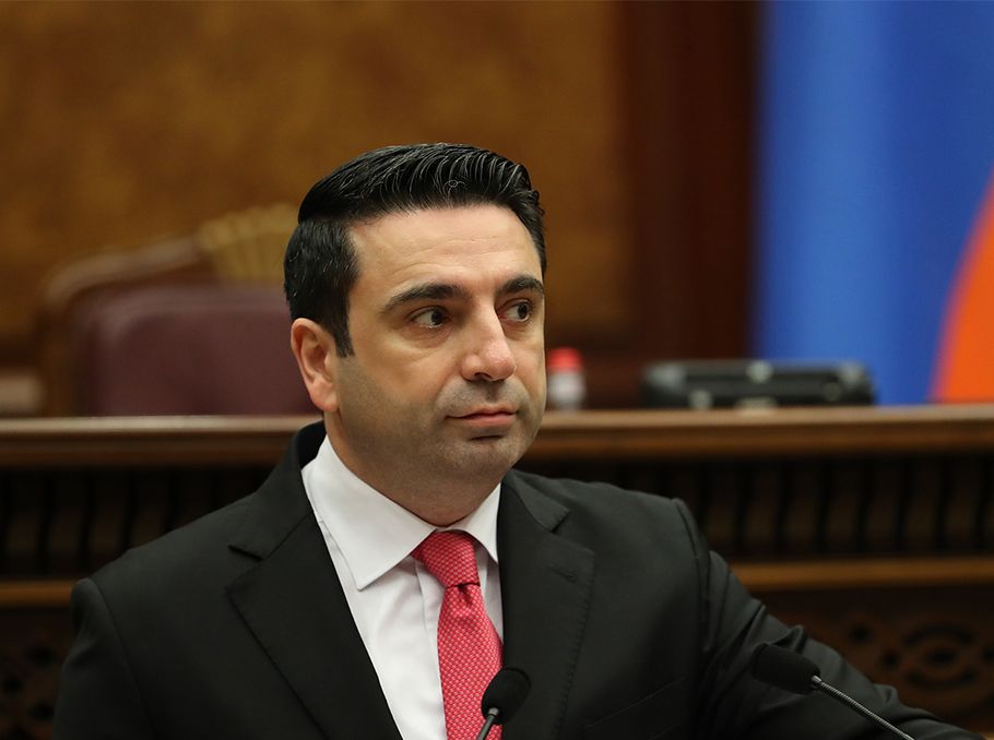 Armenian Speaker: Yerevan and Baku should solve their issues themselves