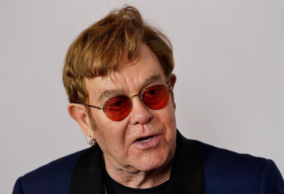 Elton John to auction personal items from his former penthouse in Atlanta