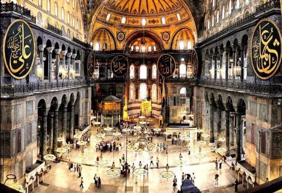 Entrance to Hagia Sophia Mosque becomes paid for tourists