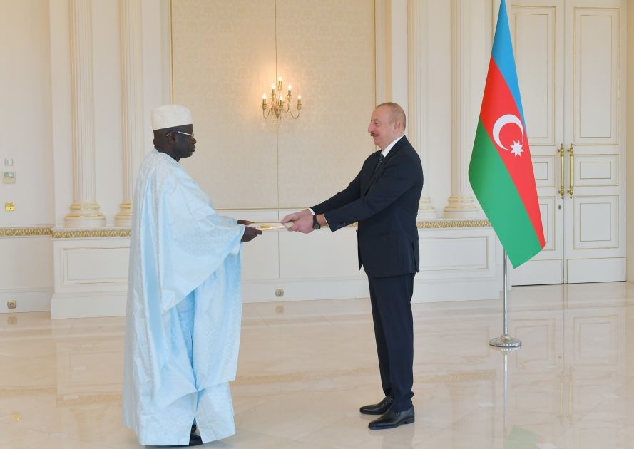 President Ilham Aliyev accepts credentials of incoming ambassador of Senegal [PHOTOS/VIDEO]