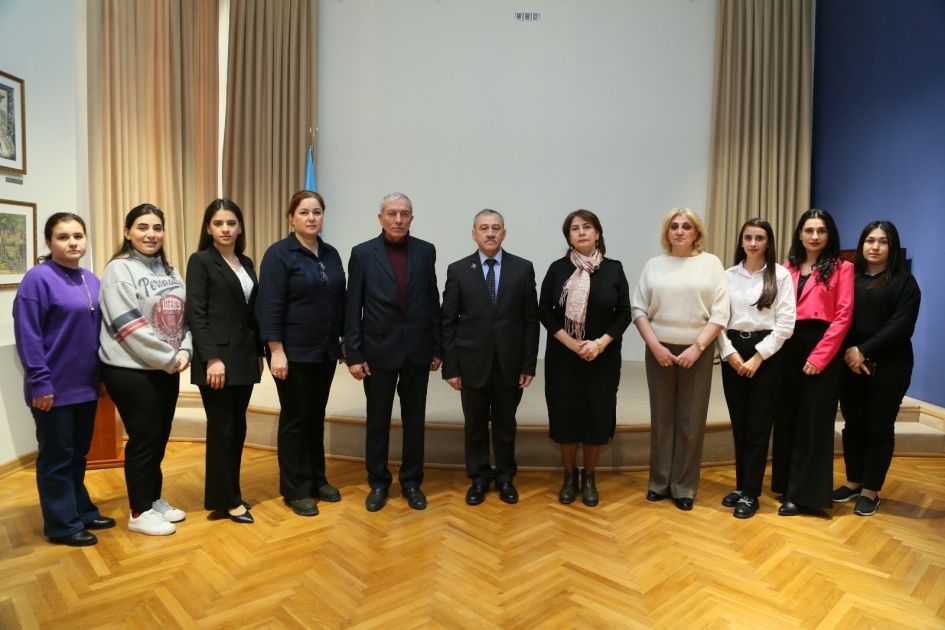 Azerbaijan State Theatre Museum pays tribute to Black January victims [PHOTOS]