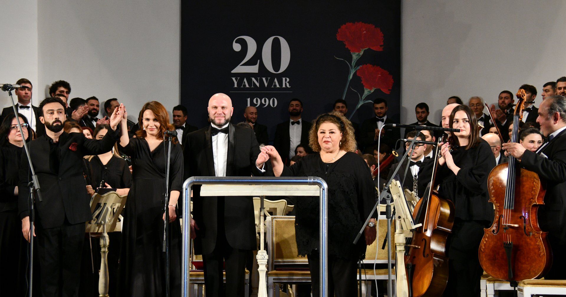 Philharmonic Hall pays tribute to January 20 victims [PHOTOS]
