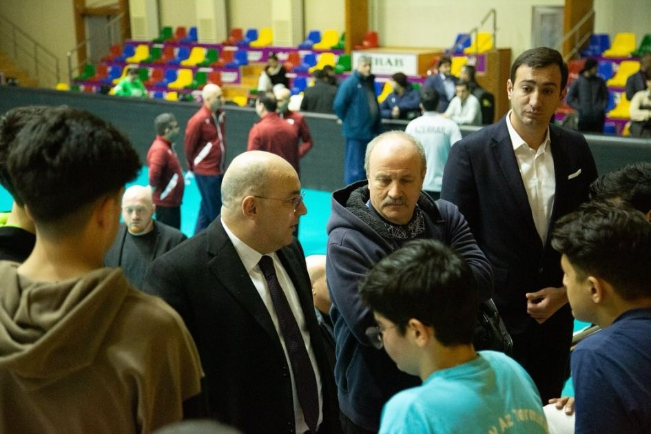 President of Azerbaijan Volleyball Federation meets with youth volleyball players [PHOTOS]