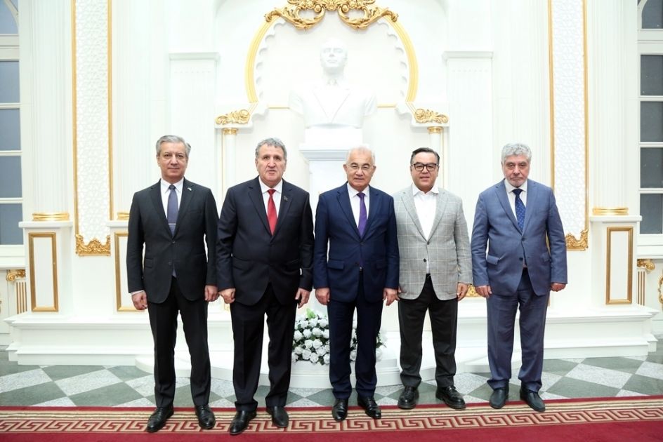 President of Azerbaijan National Academy of Sciences meets with Uzbek delegation [PHOTOS]