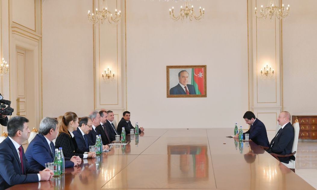 President Ilham Aliyev receives delegation led by Turkish Chairman of National Defence Committee [PHOTOS]