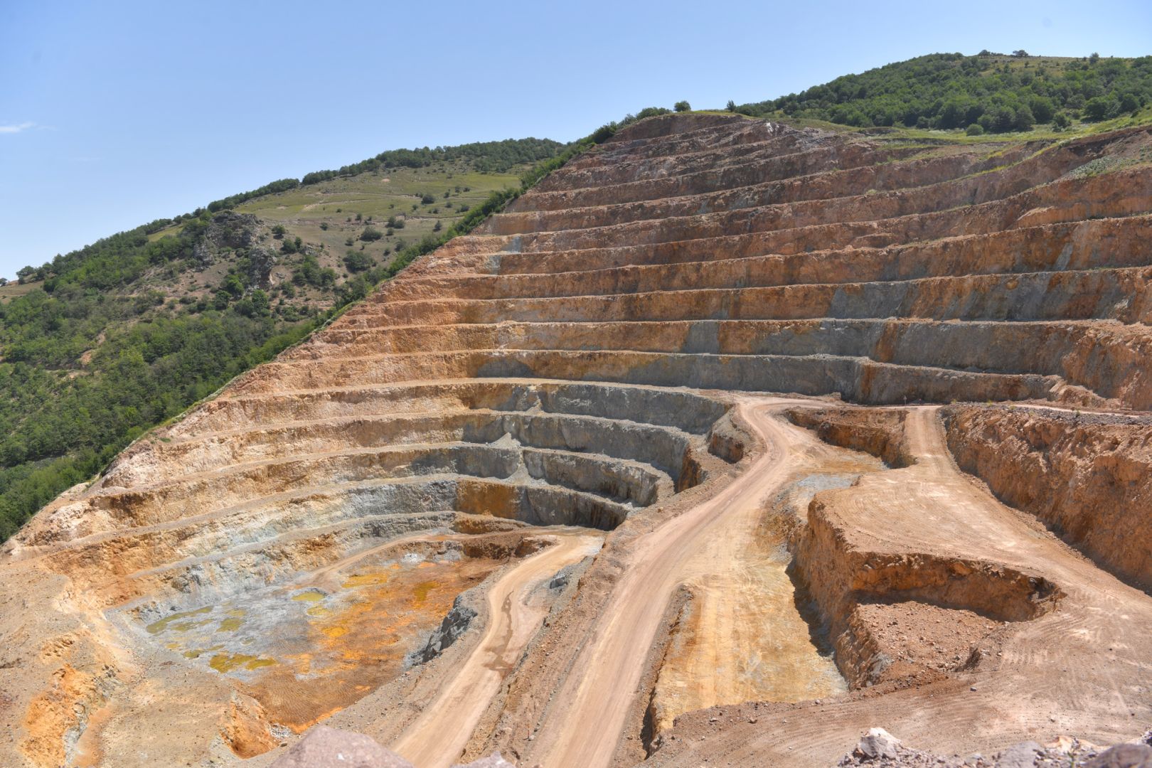 Azerbaijan announces volume of gold production in first phase of Chovdar field