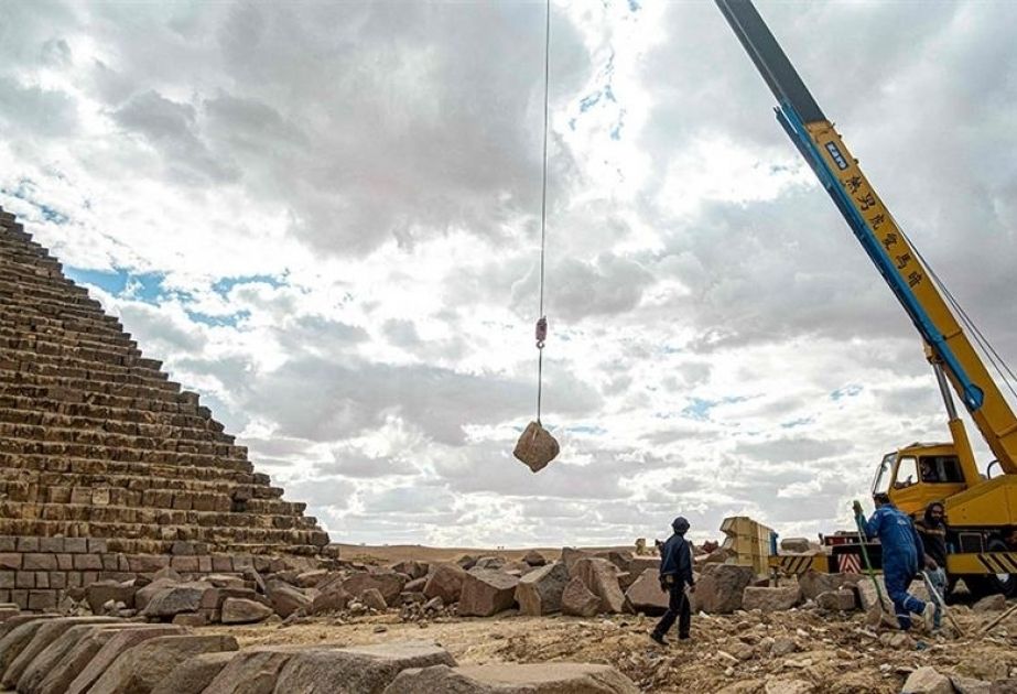 Egypt to form committee to review restoration project of Giza pyramid