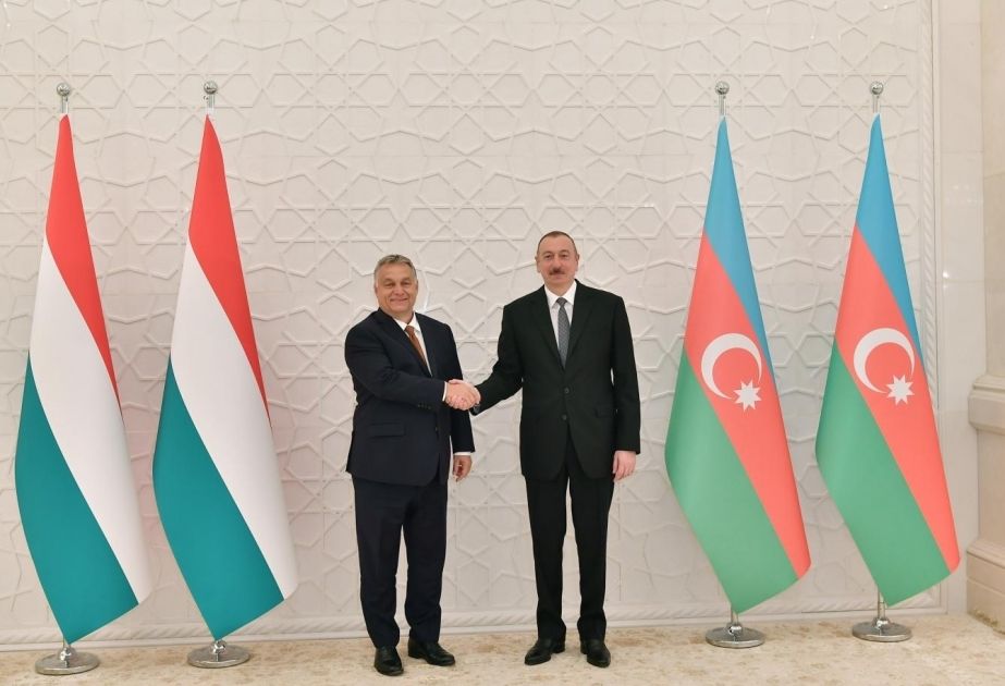 Hungarian Prime Minister makes phone call to President Ilham Aliyev