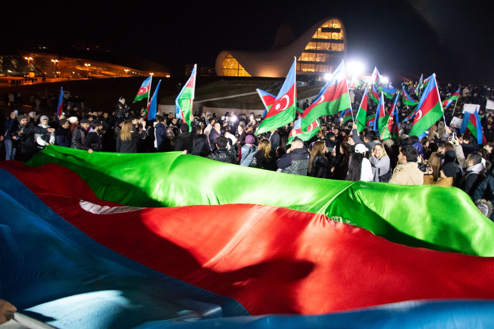 Citizens celebrate Ilham Aliyev's victory in extraordinary presidential election [PHOTOS\VIDEO]