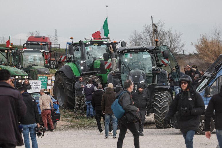 Farmers to have fresh meeting with ministry - protest group