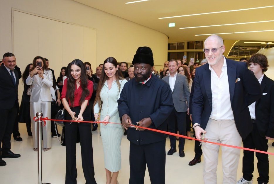 Heydar Aliyev Centre displays art works by Ghanaian artist Kojo Marfo [PHOTOS]