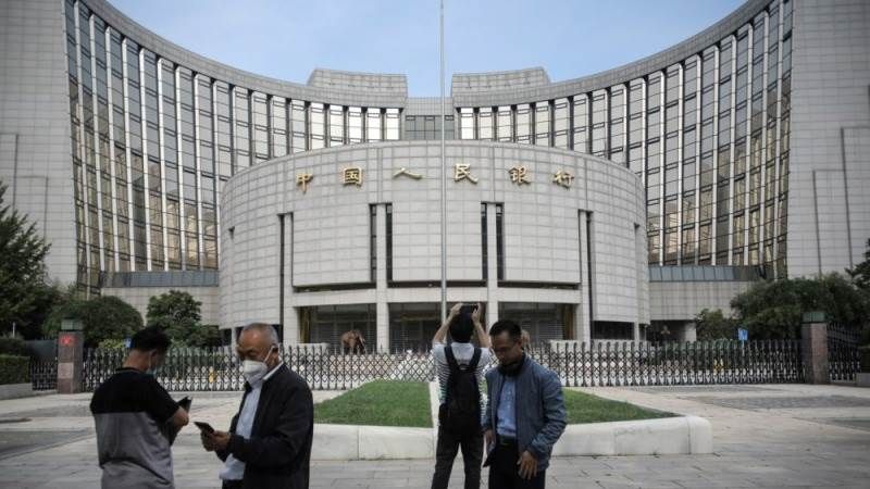 China's central bank keeps MLF rate at 2.5%