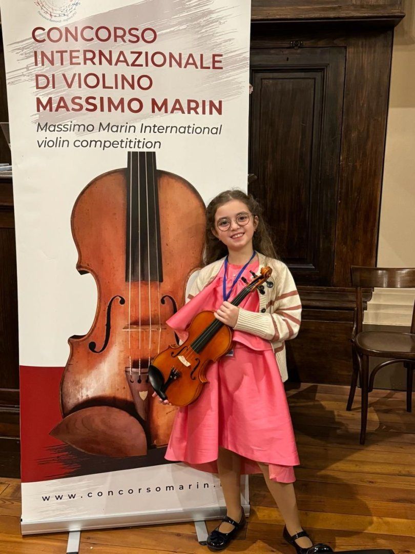 Azerbaijani prodigy Dilshad Farhadzadeh secures win at violin competition in Italy [PHOTOS/VIDEO]