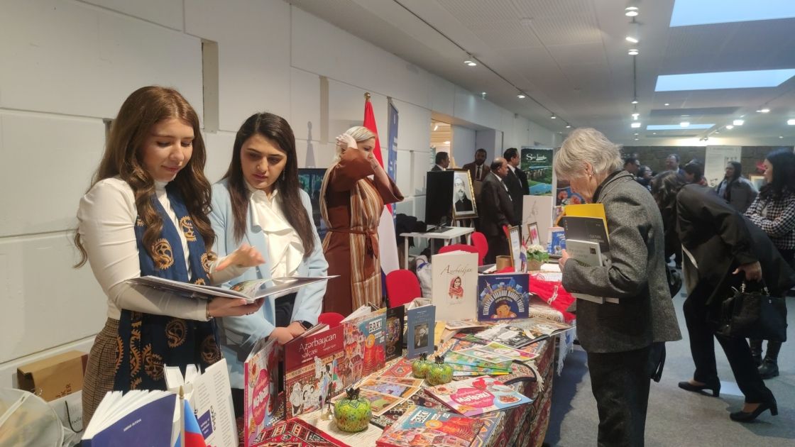 Azerbaijani culture showcased at Paris event for Mother Language Day [PHOTOS]