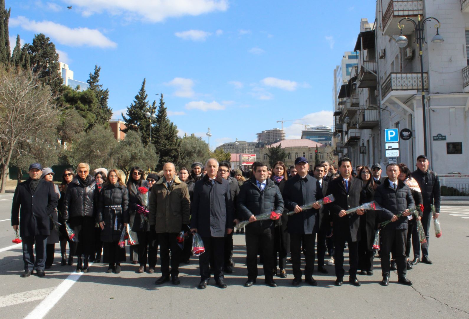 Azerbaijani Ombudsman employees pay tribute to Khojaly Memorial [PHOTOS]