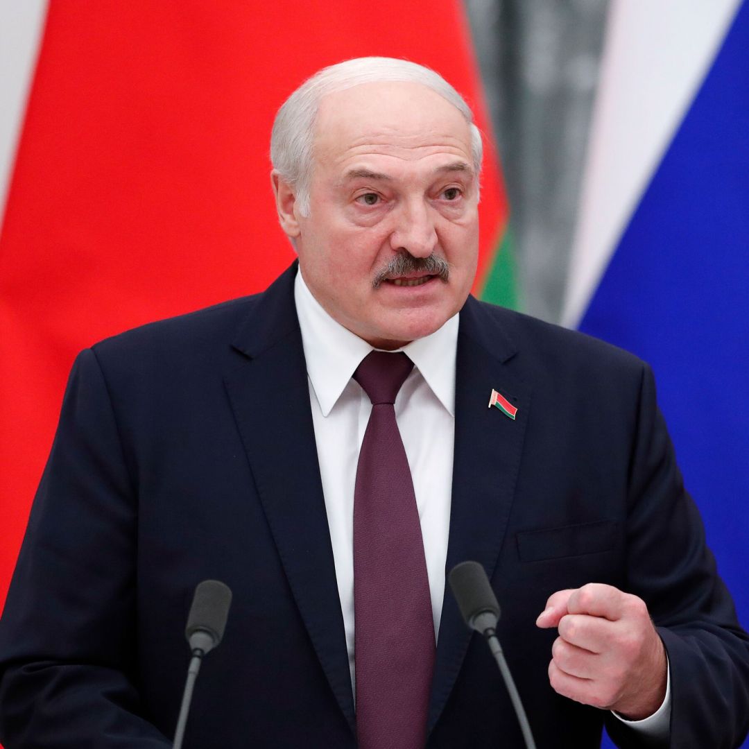 Belarusian President strongly advises Armenia not to take hasty decision