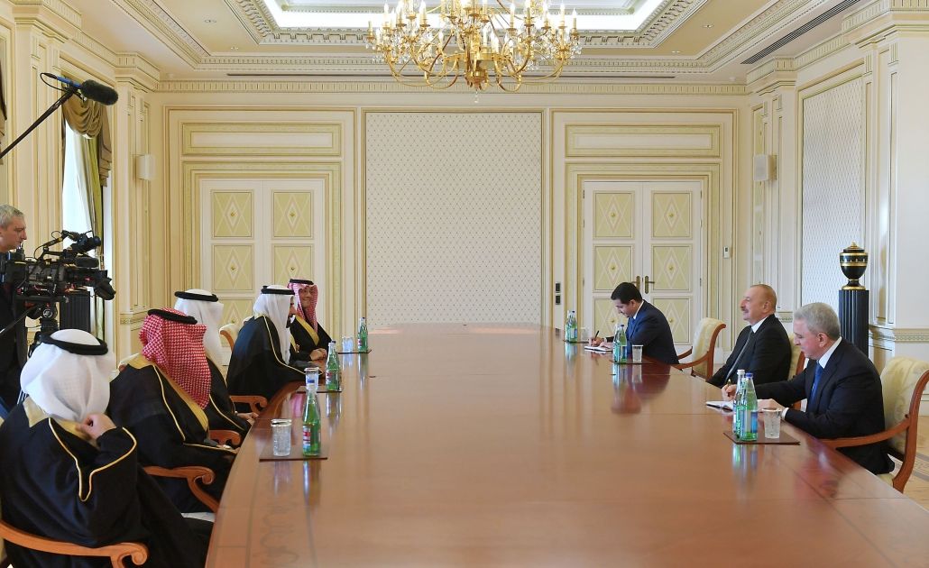 President Ilham Aliyev receives Minister of Hajj and Umrah of Saudi Arabia [PHOTO]