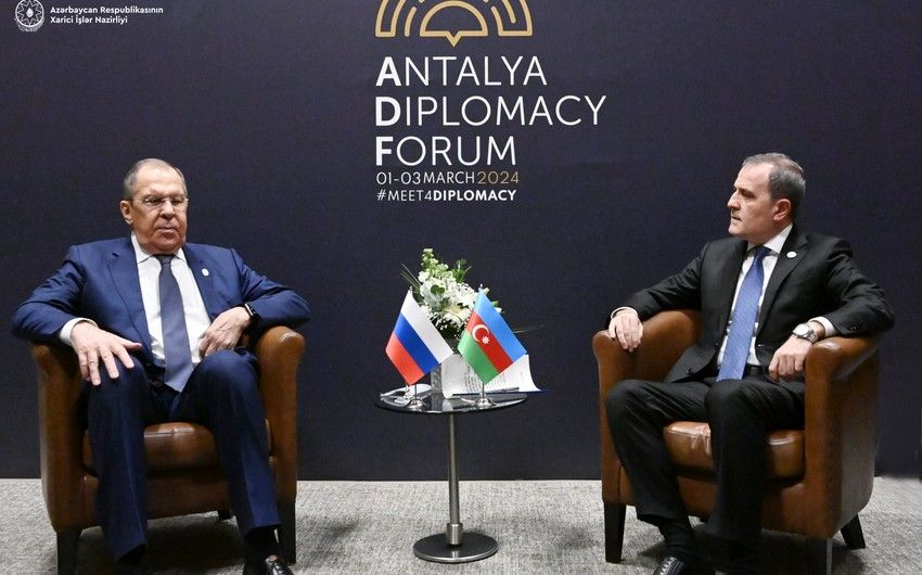 Azerbaijani, Russian FMs discuss post-conflict situation in S Caucasus