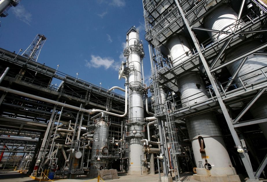 Algerian, Venezuelan oil companies agree to boost energy cooperation