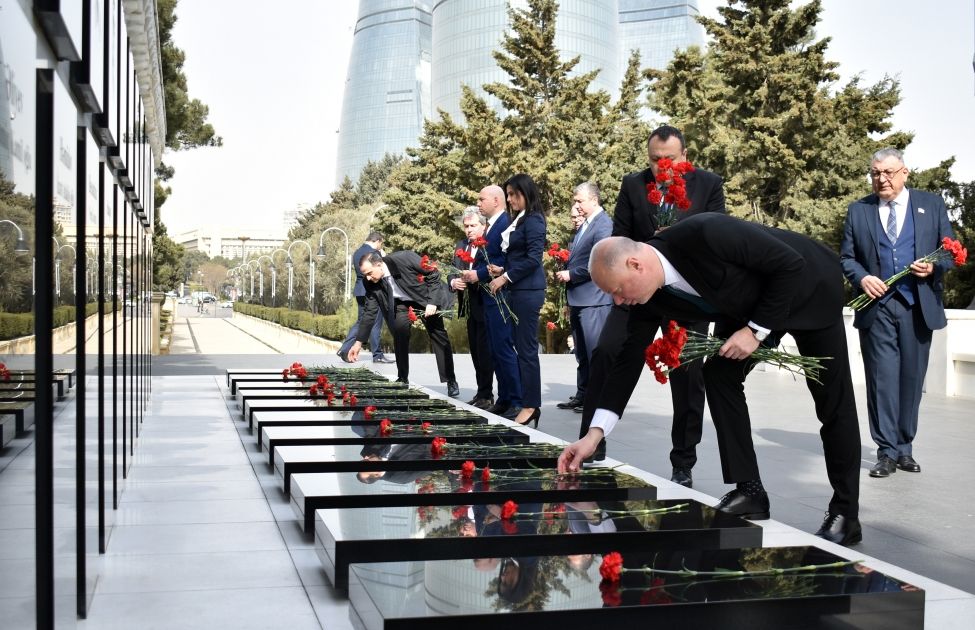 Delegation of Bulgarian National Assembly pays tribute to Azerbaijani Martyrs [PHOTO]