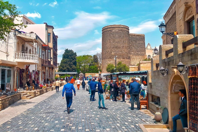 Volume of money spent by tourists in Azerbaijan increases