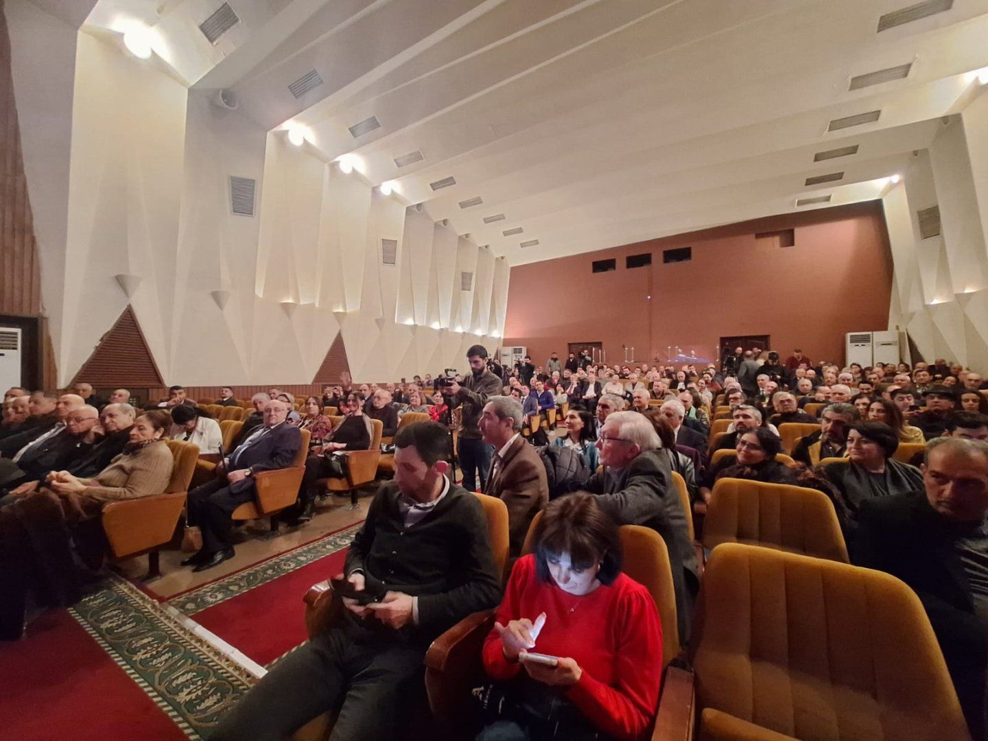 Conference of cinematographers kicks off in Baku [PHOTOS]