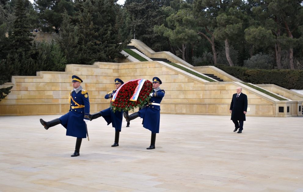 Russian Prime Minister pays tribute to Azerbaijani martyrs [PHOTO]