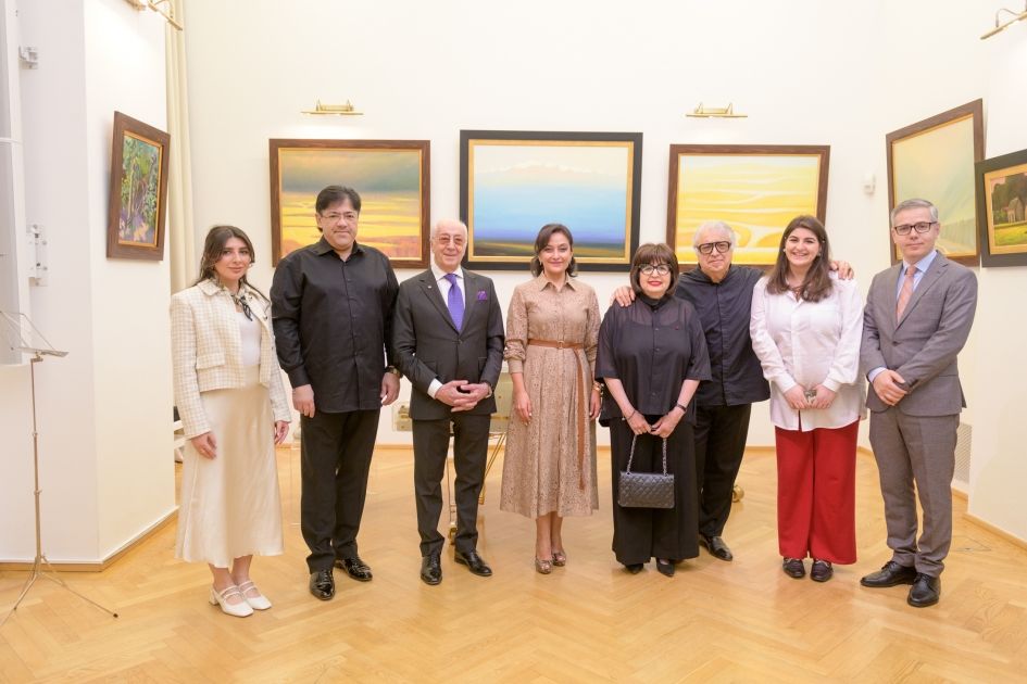 Azerbaijani artist demonstrates his art pieces in Vienna [PHOTOS]